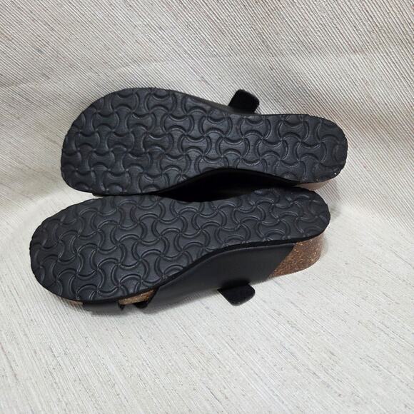 Stoney River Woman's Black Sandals with Memory Foam Foot Pads size 9 - Picture 8 of 8